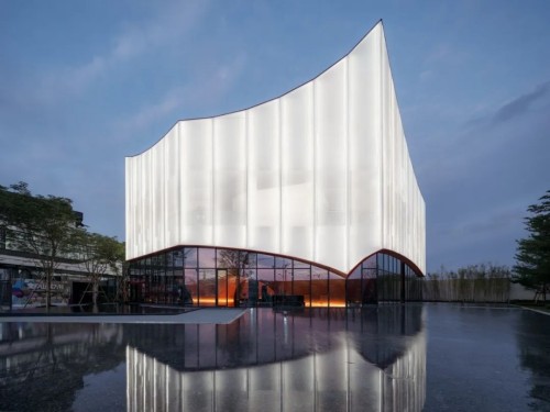 飞翔的红山：PTFE网格膜如何定义未来建筑立面